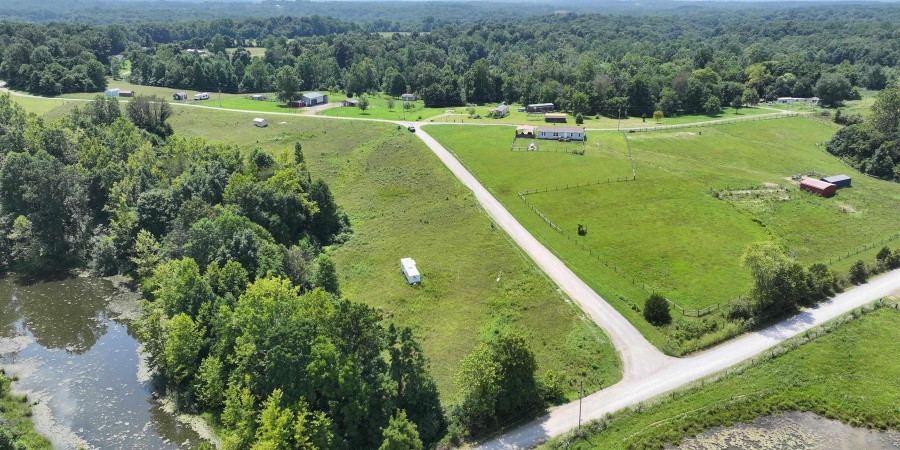 5746 N La Salle Estates Lane, Bloomfield, Indiana 47424,MLS,202531319