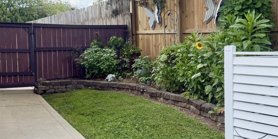 4105 S Hedgewood Drive, Bloomington, Indiana 47403,MLS,202531571