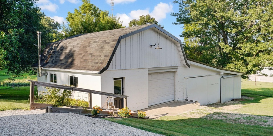 1715 W OLD HIGHWAY 60, Mitchell, Indiana 47446,MLS,202531721