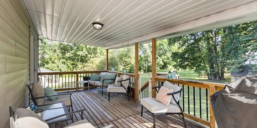 400 Johnson Lane, Bedford, Indiana 47421,MLS,202531772