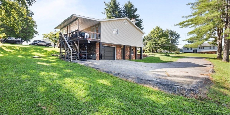 400 Johnson Lane, Bedford, Indiana 47421,MLS,202531772