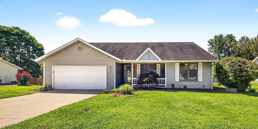 832 E Clover Drive, Ellettsville, Indiana 47429,MLS,202531872
