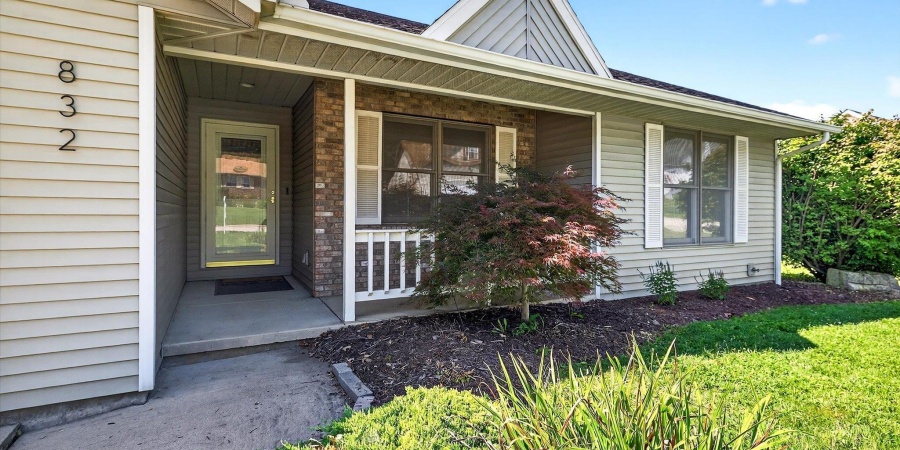 832 E Clover Drive, Ellettsville, Indiana 47429,MLS,202531872