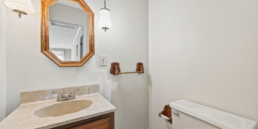 2605 E Edwards Row, Bloomington, Indiana 47408,MLS,202531973
