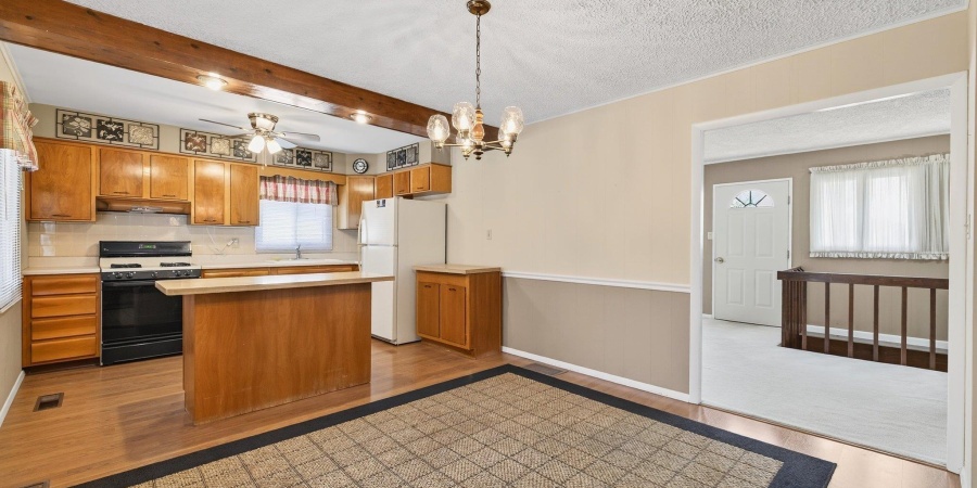 2605 E Edwards Row, Bloomington, Indiana 47408,MLS,202531973