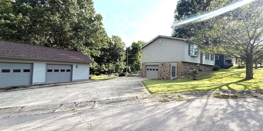 104 Sparks Ln., Oolitic, Indiana 47451,MLS,202532004
