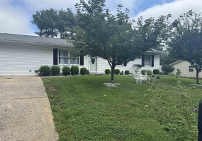 512 S Tulip Tree Court, Ellettsville, Indiana 47429-1042,MLS,202532217