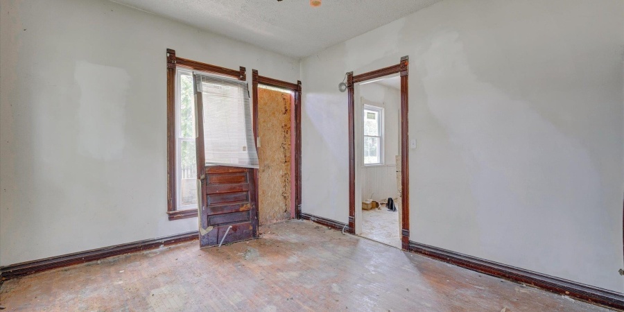 114 W Temperance Street, Ellettsville, Indiana 47429-1531,MLS,202532331