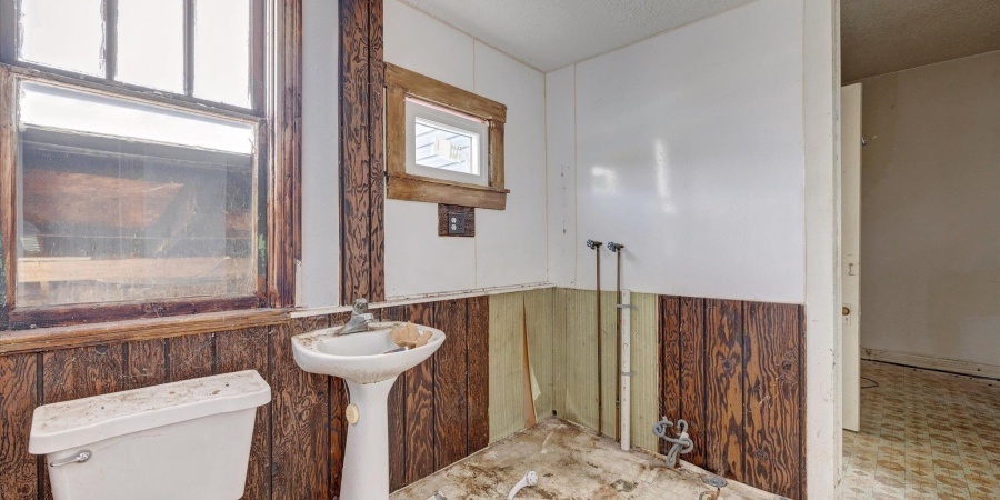 114 W Temperance Street, Ellettsville, Indiana 47429-1531,MLS,202532331