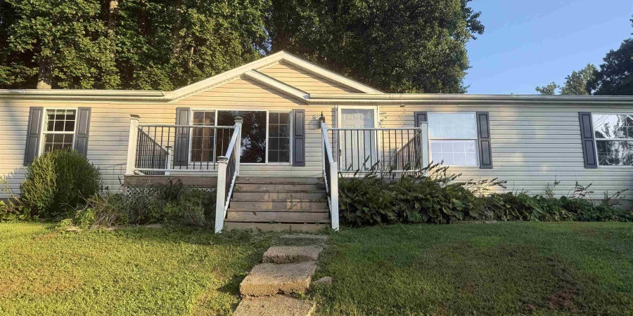 1718 N HWY 43 Highway, Bloomfield, Indiana 47424,MLS,202532733