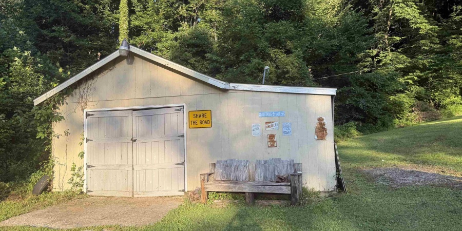 1718 N HWY 43 Highway, Bloomfield, Indiana 47424,MLS,202532733
