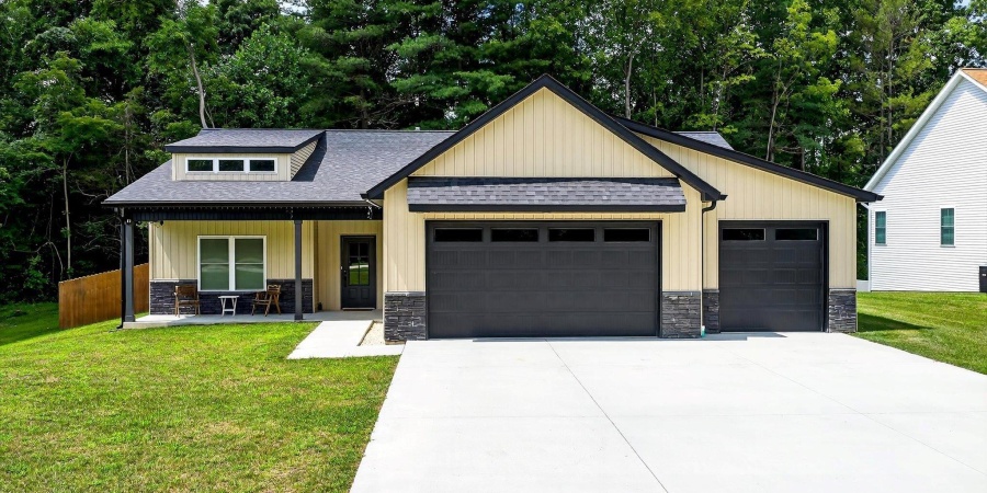 982 S Lantern Lane, Ellettsville, Indiana 47429-2060,MLS,202532843