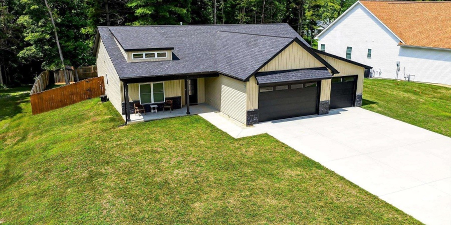 982 S Lantern Lane, Ellettsville, Indiana 47429-2060,MLS,202532843