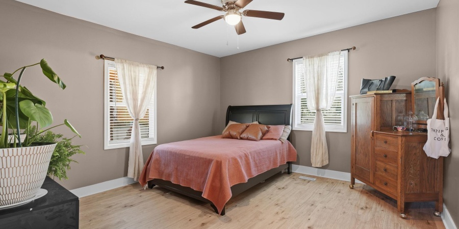 401 W Grissom Avenue, Mitchell, Indiana 47446,MLS,202532895