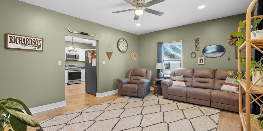 401 W Grissom Avenue, Mitchell, Indiana 47446,MLS,202532895