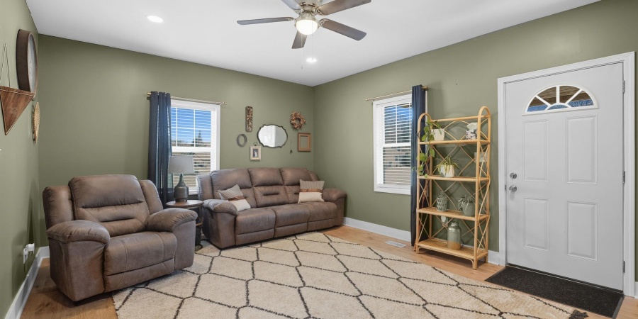 401 W Grissom Avenue, Mitchell, Indiana 47446,MLS,202532895