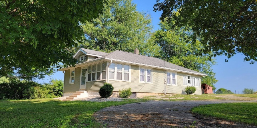 4915 Us Highway 50, Bedford, Indiana 47421-9111,MLS,202533039