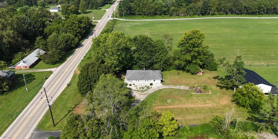 4915 Us Highway 50, Bedford, Indiana 47421-9111,MLS,202533039