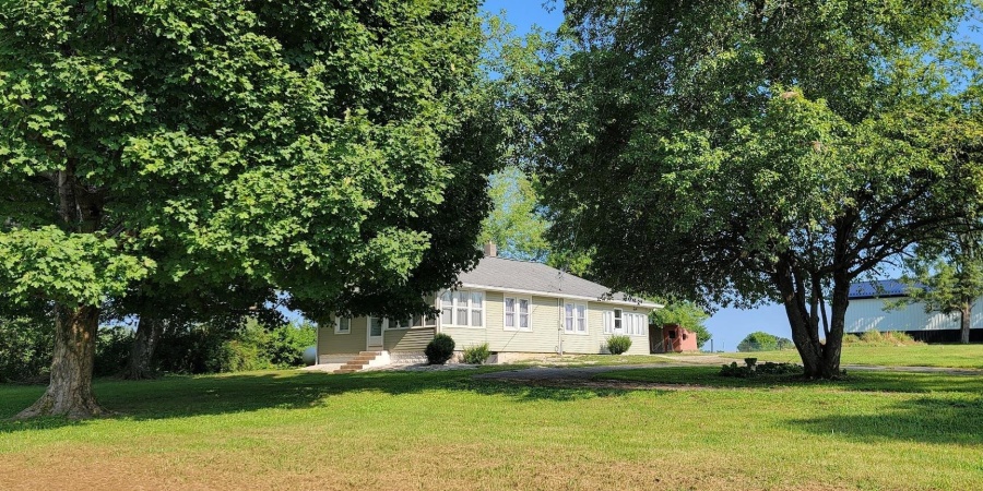 4915 Us Highway 50, Bedford, Indiana 47421-9111,MLS,202533039