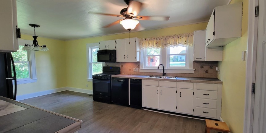 4915 Us Highway 50, Bedford, Indiana 47421-9111,MLS,202533039