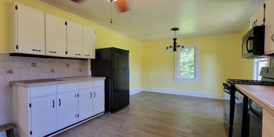 4915 Us Highway 50, Bedford, Indiana 47421-9111,MLS,202533039