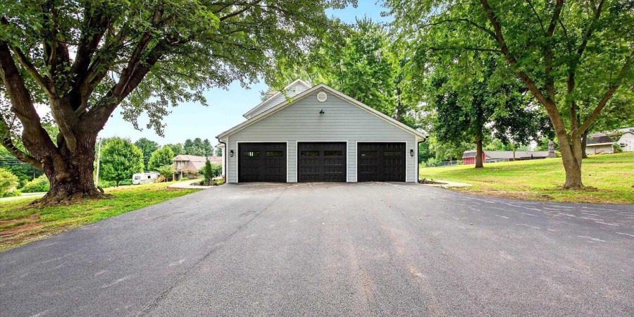 4390 N Stuart Road, Bloomington, Indiana 47404-9559,MLS,202533656
