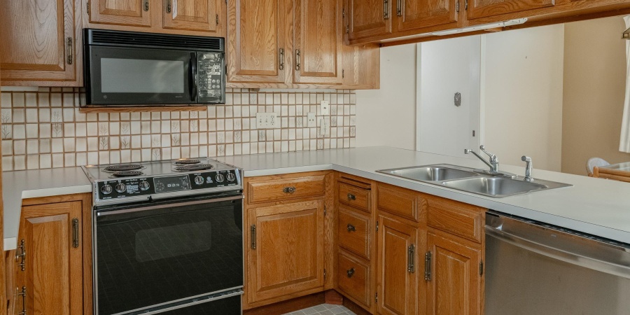 2228 E Cape Cod Drive, Bloomington, Indiana 47401,MLS,202533717