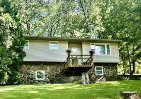 374 Briarwood Lane, Bedford, Indiana 47421-7244,MLS,202528296
