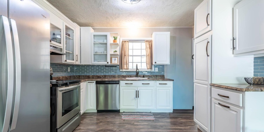 2812 Eastern Avenue, Bedford, Indiana 47421,MLS,202534095