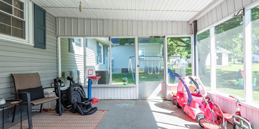 2812 Eastern Avenue, Bedford, Indiana 47421,MLS,202534095