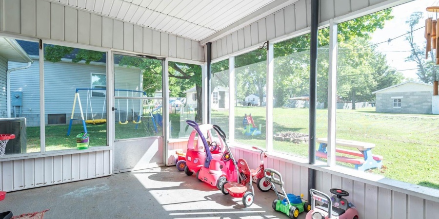 2812 Eastern Avenue, Bedford, Indiana 47421,MLS,202534095