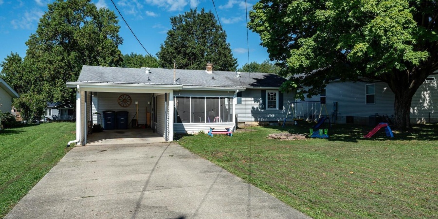 2812 Eastern Avenue, Bedford, Indiana 47421,MLS,202534095
