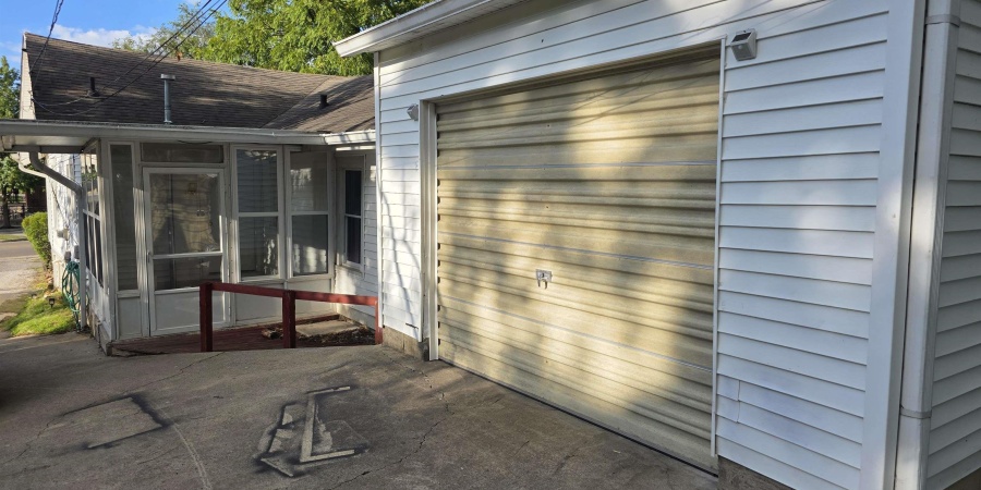 506 E Hillside Drive, Bloomington, Indiana 47401,MLS,202534441