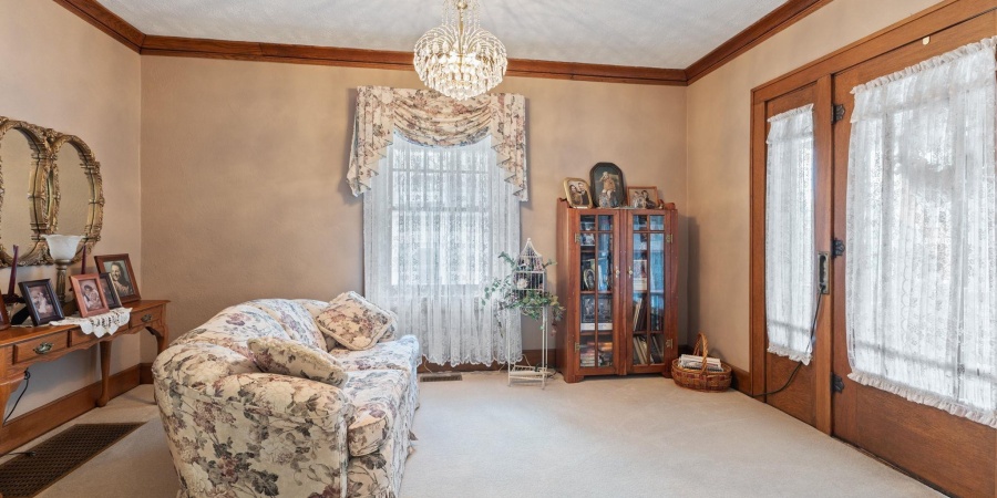 215 W Main Street, Bloomfield, Indiana 47424-1337,MLS,202535292