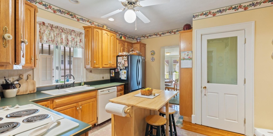 215 W Main Street, Bloomfield, Indiana 47424-1337,MLS,202535292