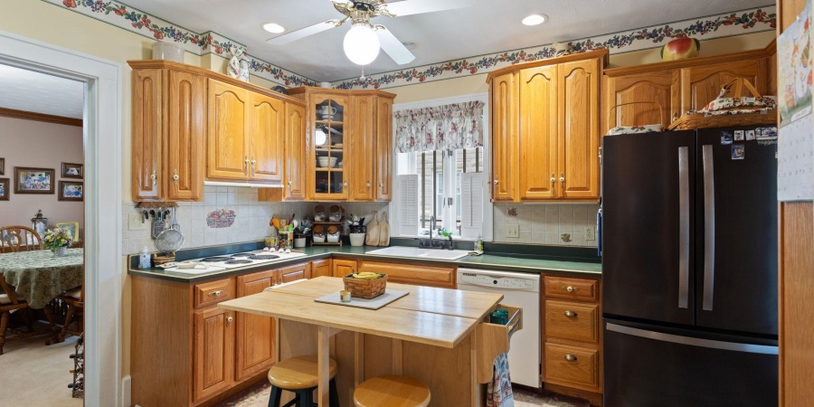215 W Main Street, Bloomfield, Indiana 47424-1337,MLS,202535292