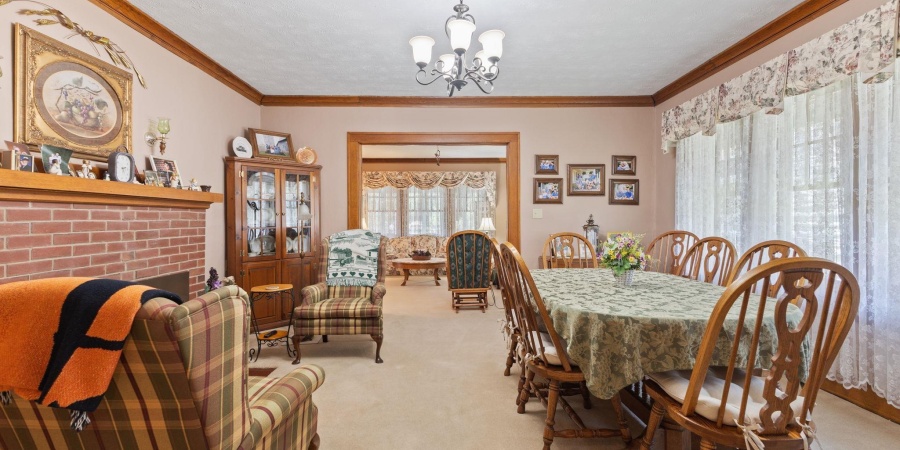 215 W Main Street, Bloomfield, Indiana 47424-1337,MLS,202535292