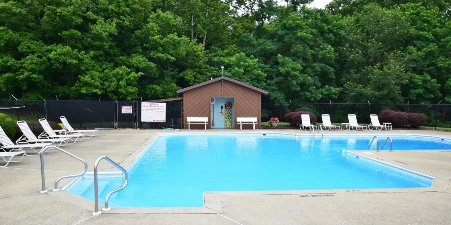 4020 E Eagle Bay Drive, Bloomington, Indiana 47401,MLS,202535338