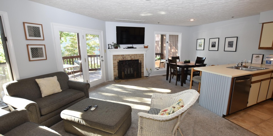 4020 E Eagle Bay Drive, Bloomington, Indiana 47401,MLS,202535338