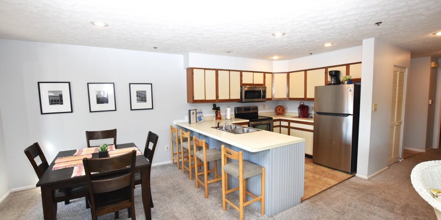 4020 E Eagle Bay Drive, Bloomington, Indiana 47401,MLS,202535338