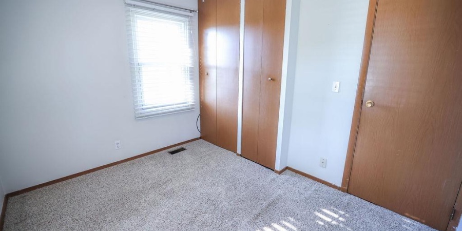 98 S Lester Street, Bloomfield, Indiana 47424,MLS,202535353