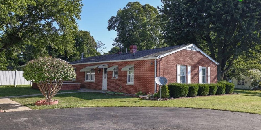 98 S Lester Street, Bloomfield, Indiana 47424,MLS,202535353
