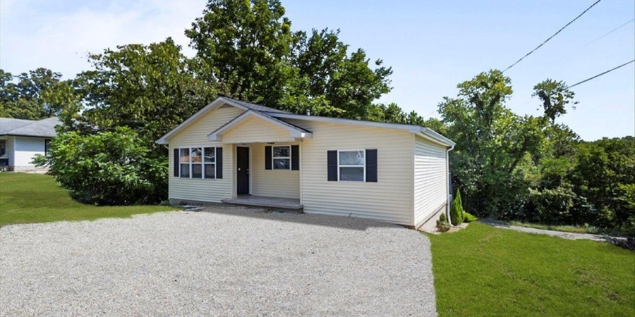 1624 C Street, Bedford, Indiana 47421,MLS,202535573