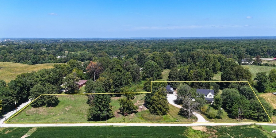 2222 Vfw Road, Mitchell, Indiana 47446-6319,MLS,202535818
