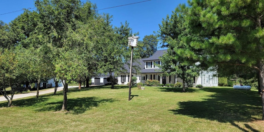 2222 Vfw Road, Mitchell, Indiana 47446-6319,MLS,202535818