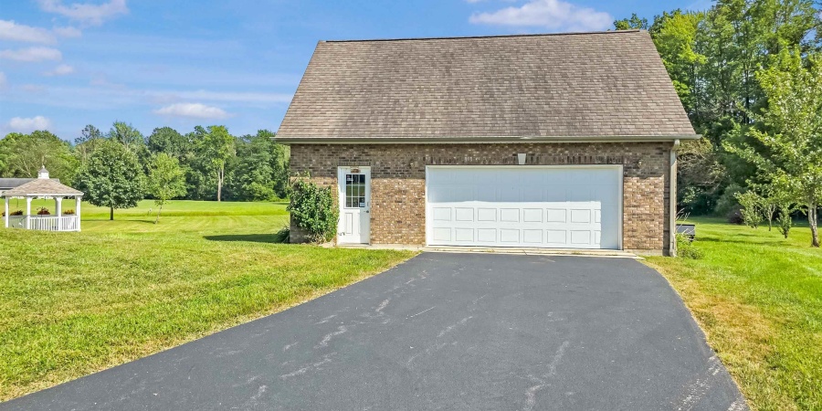 13684 W Auburn Ridge Court, Linton, Indiana 47441,MLS,202535973