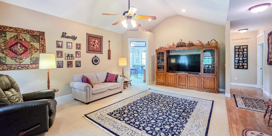 13684 W Auburn Ridge Court, Linton, Indiana 47441,MLS,202535973