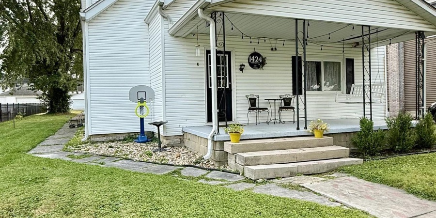 1424 13th Street, Bedford, Indiana 47421,MLS,202536083