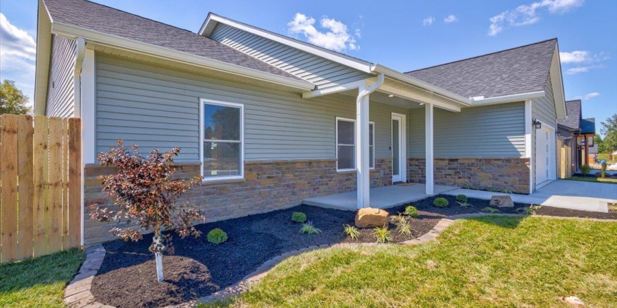 2102 Aruba Drive, Bedford, Indiana 47421,MLS,202536180