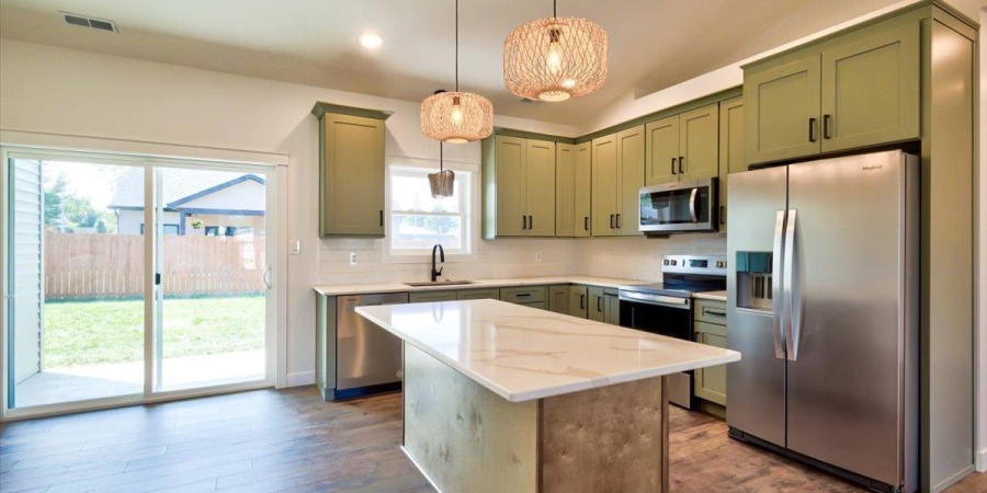 2102 Aruba Drive, Bedford, Indiana 47421,MLS,202536180